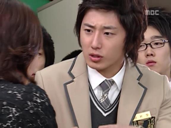 [거침없이하이킥] 학생들 제압하려다가 망신만 당하는 서선생ㅋㅋㅋㅋㅋ.jpg | 인스티즈