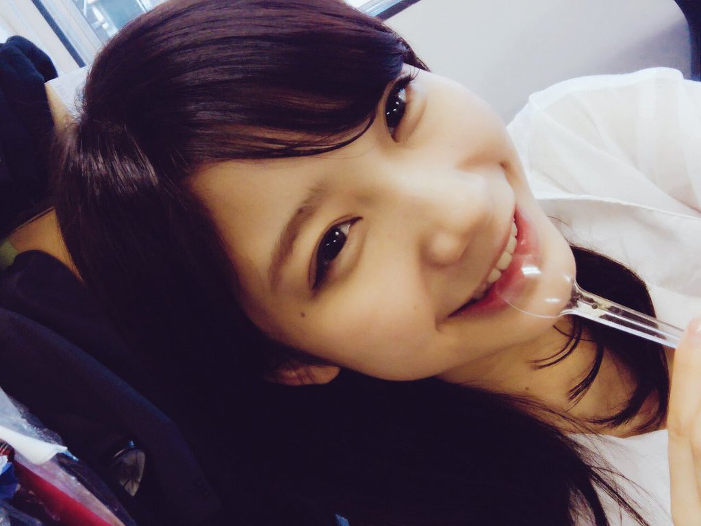 주위 사람들까지 기분 좋게 만드는 밝고 긍정적인 미소의 그녀 | 인스티즈