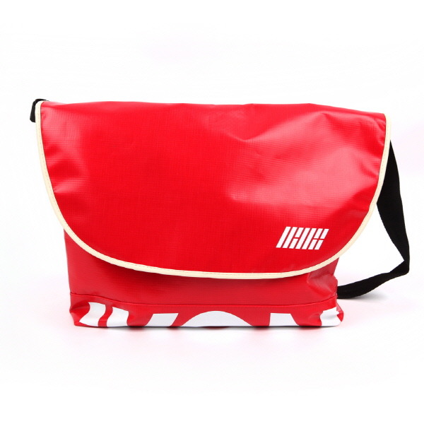 로고를 기깔나게 뽑아놔서 스트리트 브랜드 같아 보이는 어느 아이돌 굿즈.jpg | 인스티즈