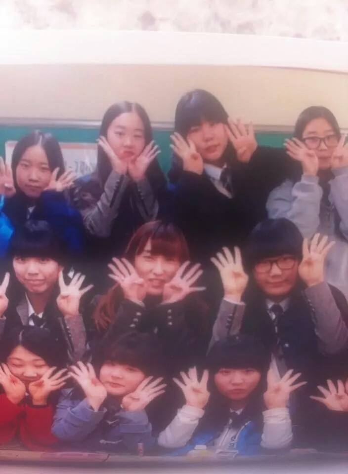 살아도 사는 게 아니래 너 없는 하늘은 창 없는 감옥같아서 웃어도 웃는 게 아니래 초라해 보이고 꿈인 것 같아 보인데 | 인스티즈