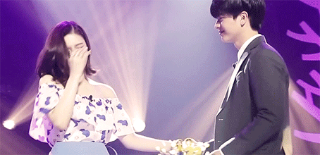 [우결] 육성재&조이 마지막.gif | 인스티즈