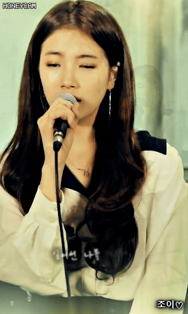 노래부르는 수지.gif | 인스티즈