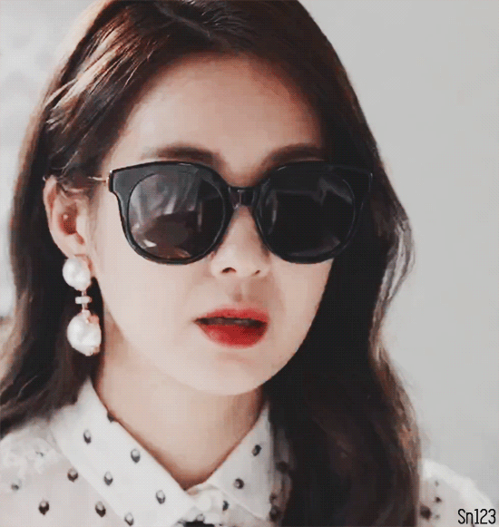 [부암동복수자들] 재벌한테 라면 한번 끓여주고 용돈 200만원 받은 라미란 아들ㅋㅋㅋㅋㅋ.gif | 인스티즈