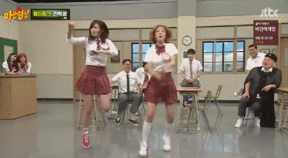 낯선 사람 두 번 만났다간 집에 안 보내줄 거 같은 윤보미. gif | 인스티즈