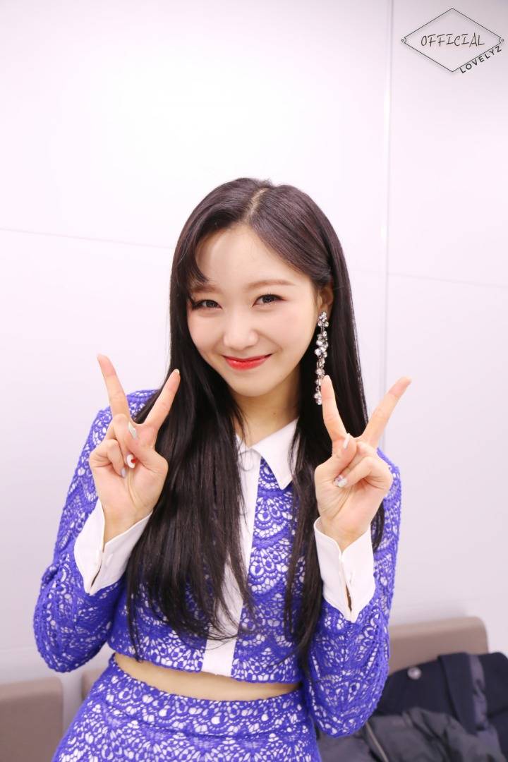 [러블리즈] 퇴근길 버스가 생각보다 널널해서 수정이 | 인스티즈