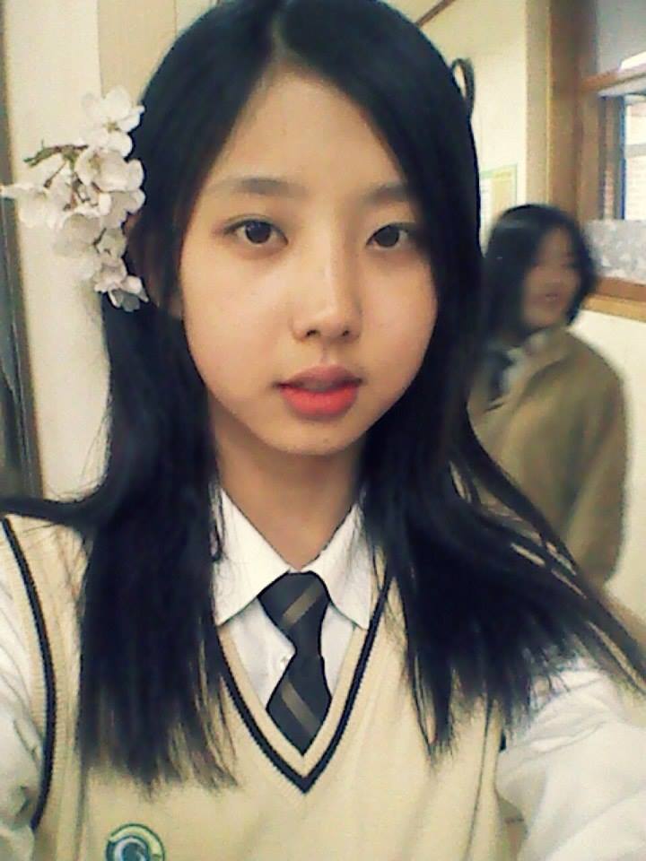 살아도 사는 게 아니래 너 없는 하늘은 창 없는 감옥같아서 웃어도 웃는 게 아니래 초라해 보이고 꿈인 것 같아 보인데 | 인스티즈