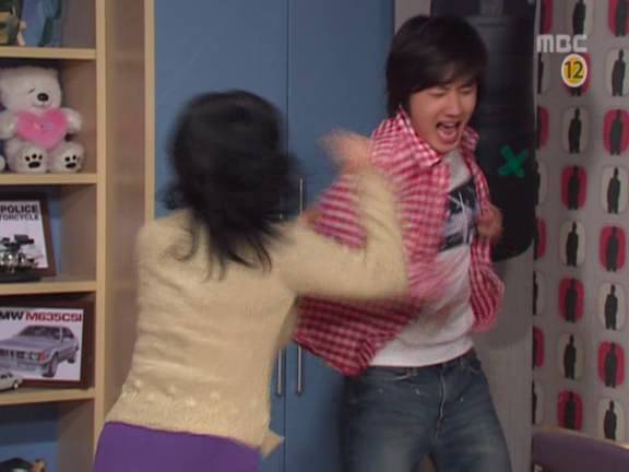 [거침없이하이킥] 민호보다 더 크게 다쳤는데 사람들이 몰라줘서 억울한 윤호.jpg | 인스티즈