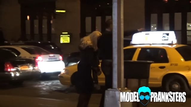 한 밤중에 뉴욕에서 술 취한 여자가 비틀거릴때 미국남들 반응 | 인스티즈