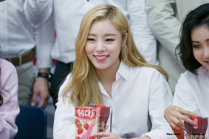 보조개가 우편향인 마마무 휘인♥ | 인스티즈