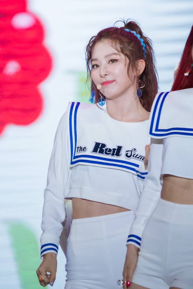 어제자 마린룩 레드벨벳 슬기 | 인스티즈