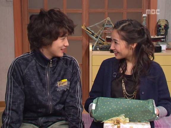 [거침없이하이킥] 민호보다 더 크게 다쳤는데 사람들이 몰라줘서 억울한 윤호.jpg | 인스티즈