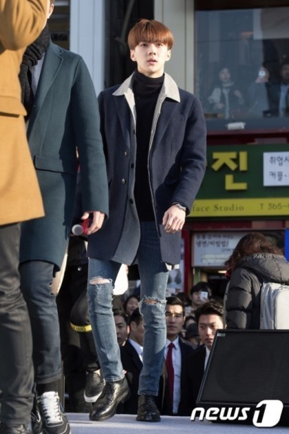 연예인을 보고 따라그린듯한 웹툰 속 캐릭터 | 인스티즈