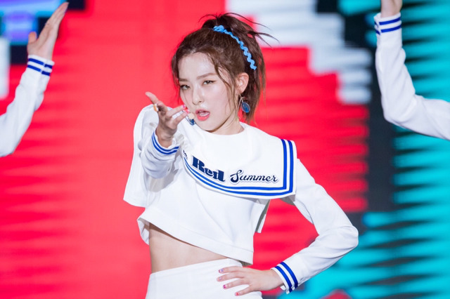 어제자 마린룩 레드벨벳 슬기 | 인스티즈