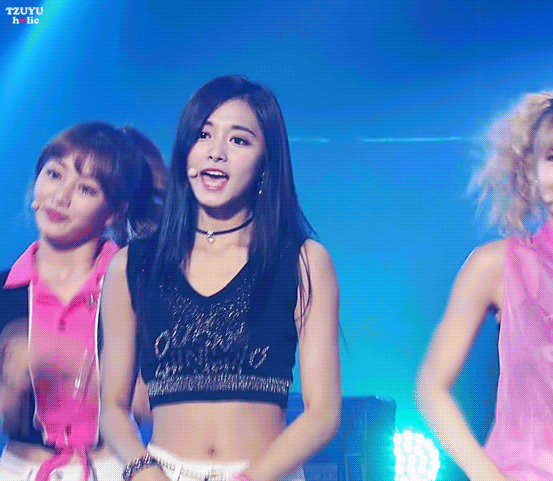 트와이스 쯔위 미모 터지던날.gif | 인스티즈