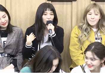 얼떨결에 아버지와 전화연결된 레드벨벳 슬기 반응 gif (컬투쇼) | 인스티즈