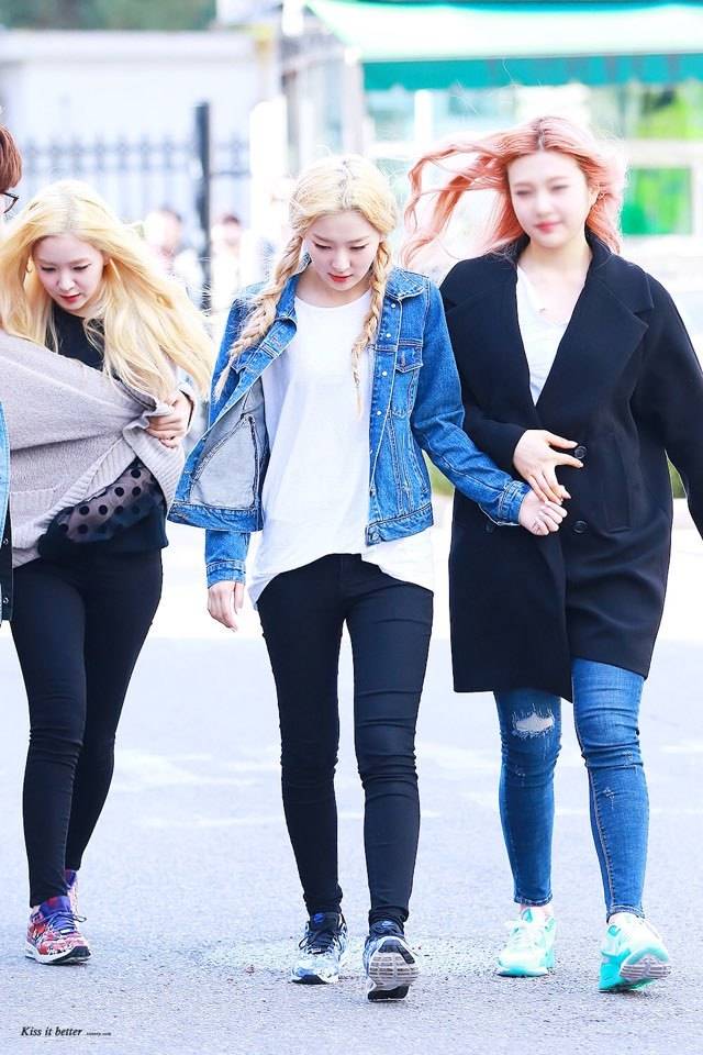 멤버들이 옷 못입는다고 놀렸던 슬기.JPG (레드벨벳) | 인스티즈