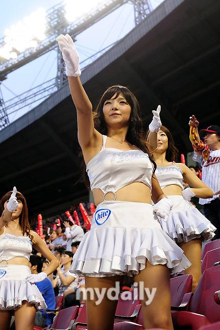 강윤이 치어리더 겨드랑이.JPG | 인스티즈