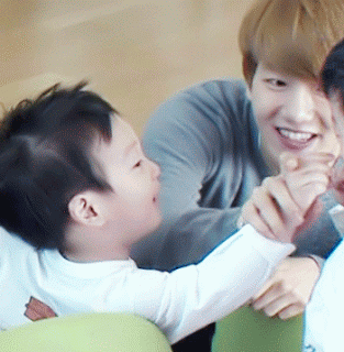 [슈퍼맨이돌아왔다] 이서언의 광대는 거짓말을 하지 않쟈나ㅋㅋㅋㅋㅋㅋㅋ (feat.엑소형들) | 인스티즈