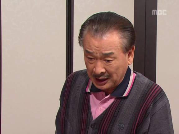 [거침없이하이킥] 순재에게 똥침당한 효자 준하.jpg | 인스티즈