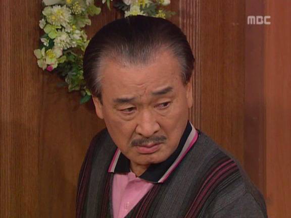 [거침없이하이킥] 순재에게 똥침당한 효자 준하.jpg | 인스티즈