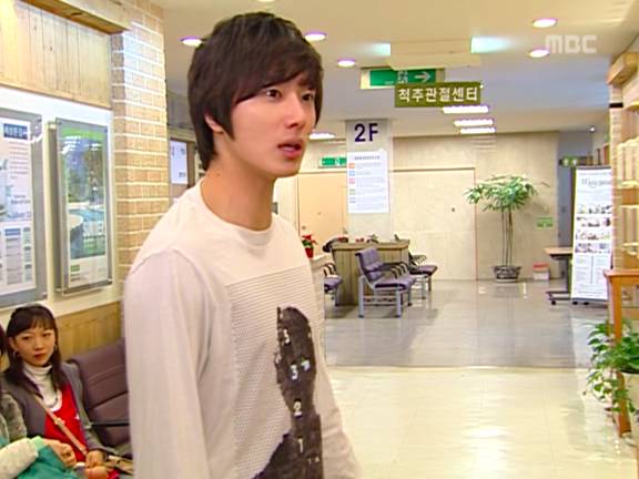 [거침없이하이킥] 민호보다 더 크게 다쳤는데 사람들이 몰라줘서 억울한 윤호.jpg | 인스티즈