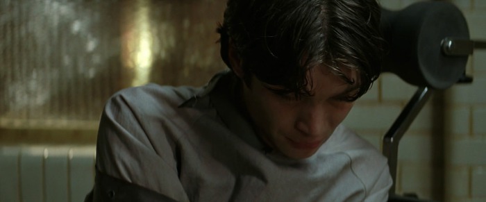  깨알같은 분량으로 다크나이트 트릴로지 모두 출연한 킬리언 머피.jpgif | 인스티즈