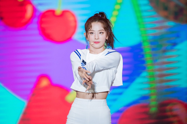 어제자 마린룩 레드벨벳 슬기 | 인스티즈