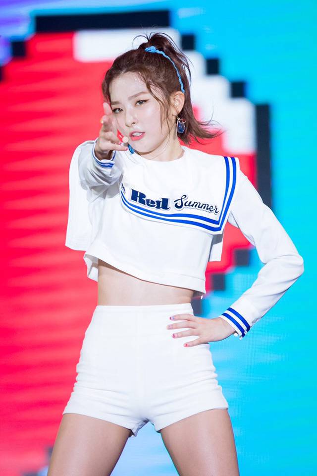 어제자 마린룩 레드벨벳 슬기 | 인스티즈