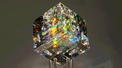 유리로 다이아몬드급 예술품을 만드는 공예가.gif | 인스티즈