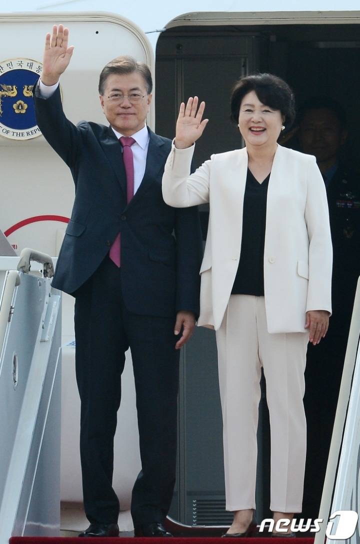 독일로 출국하는 문재인 대통령.jpg | 인스티즈