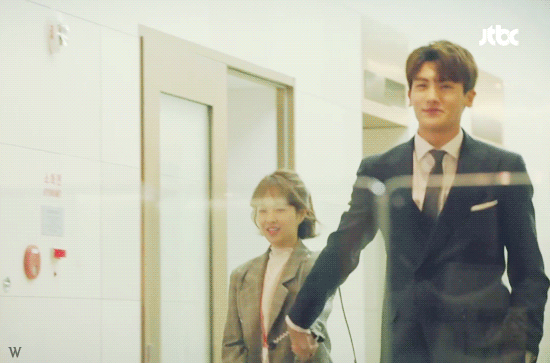 [힘쎈여자도봉순] 문 하나를 열어도 평범하게 여는 법이 없는 똘끼충만 남주.gif | 인스티즈