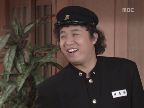 [거침없이하이킥] 순재에게 똥침당한 효자 준하.jpg | 인스티즈