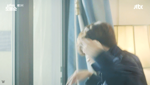 [힘쎈여자도봉순] 문 하나를 열어도 평범하게 여는 법이 없는 똘끼충만 남주.gif | 인스티즈