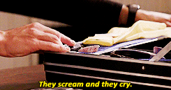  깨알같은 분량으로 다크나이트 트릴로지 모두 출연한 킬리언 머피.jpgif | 인스티즈