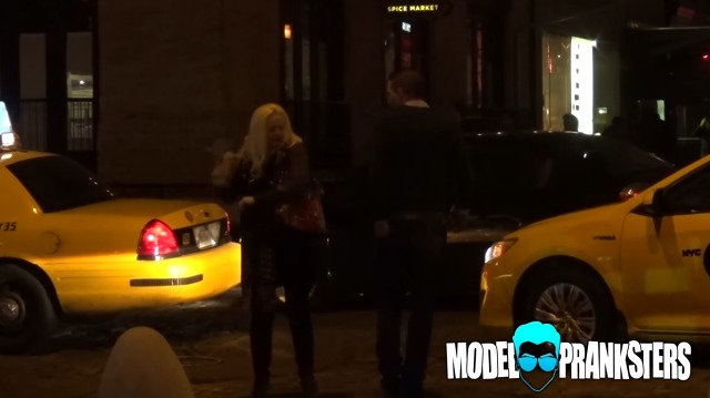 한 밤중에 뉴욕에서 술 취한 여자가 비틀거릴때 미국남들 반응 | 인스티즈