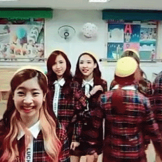 [트와이스] 싸움 제일 못할거 같은 맴버 gif | 인스티즈