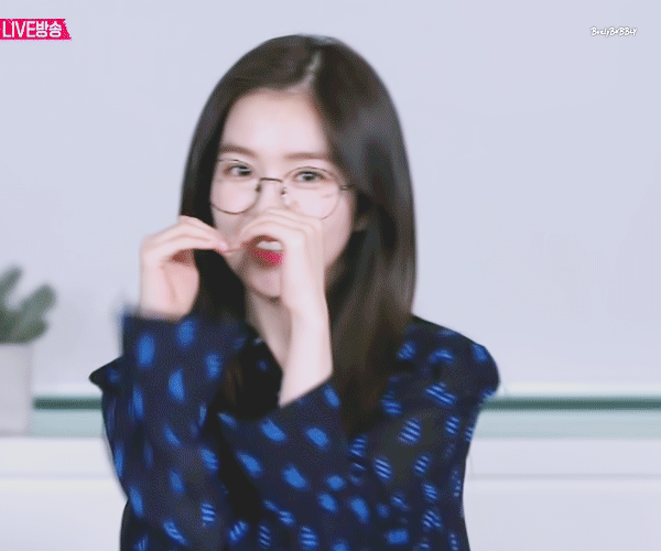 귀여운 안경 쓴 아이린.gif | 인스티즈