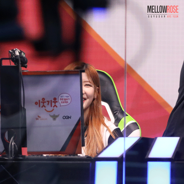 인디언 보조개 매력 터지는 여자 아이돌.gif | 인스티즈