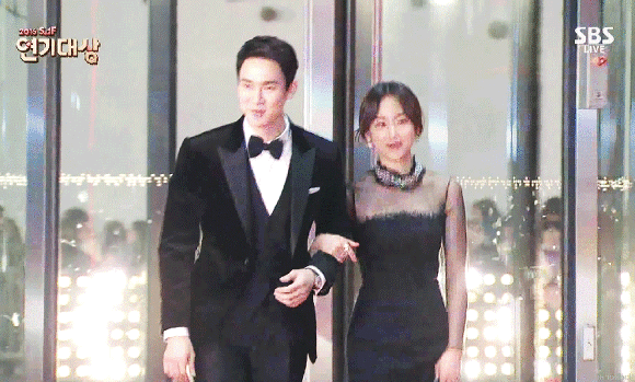 2016 SBS연기대상에서 로코물 찍고온 유연석 서현진 | 인스티즈