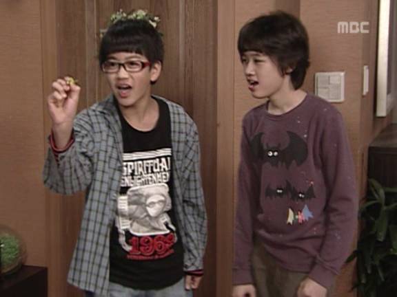 [거침없이하이킥] 순재에게 똥침당한 효자 준하.jpg | 인스티즈