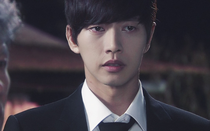 연예인을 보고 따라그린듯한 웹툰 속 캐릭터 | 인스티즈