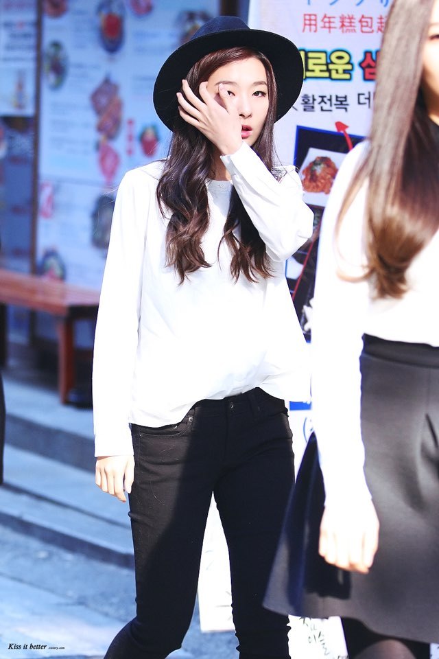 멤버들이 옷 못입는다고 놀렸던 슬기.JPG (레드벨벳) | 인스티즈