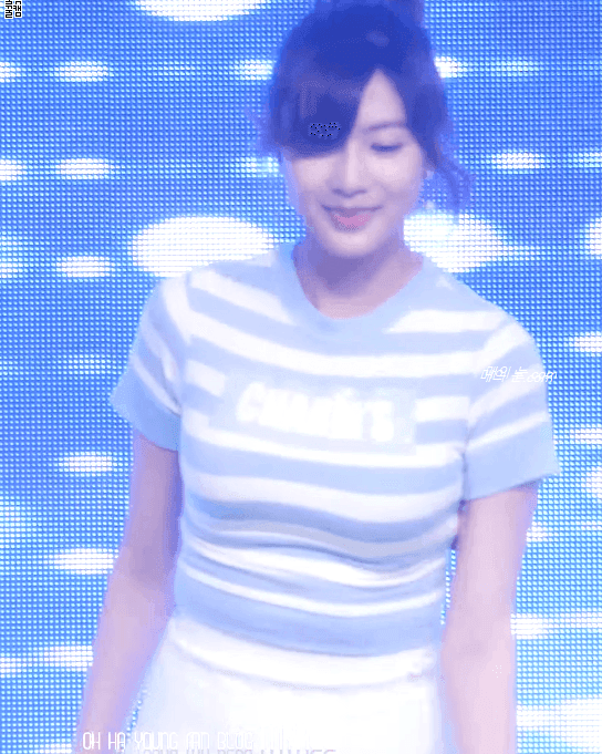 하영이 터치해서 당황한 보미.gif | 인스티즈