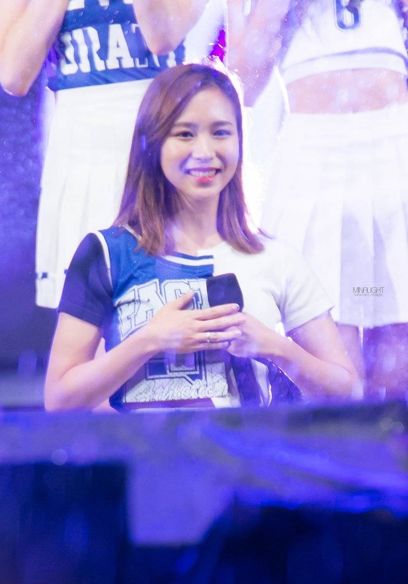 [트와이스] 샤론+미나+정남 3개 인격체가 있는 묘이 미나 짤들.jpg | 인스티즈