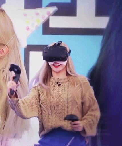 VR 체험하는 EXID 멤버들.gif | 인스티즈