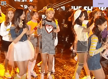 [TWICE] 더쇼 트와이스 아이오아이 친목 움짤 | 인스티즈