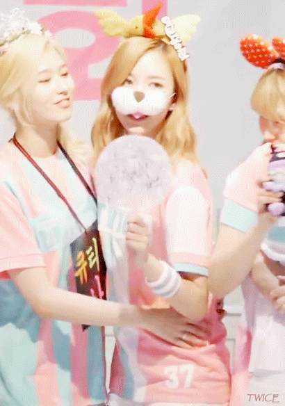 [트와이스] 샤론+미나+정남 3개 인격체가 있는 묘이 미나 짤들.jpg | 인스티즈