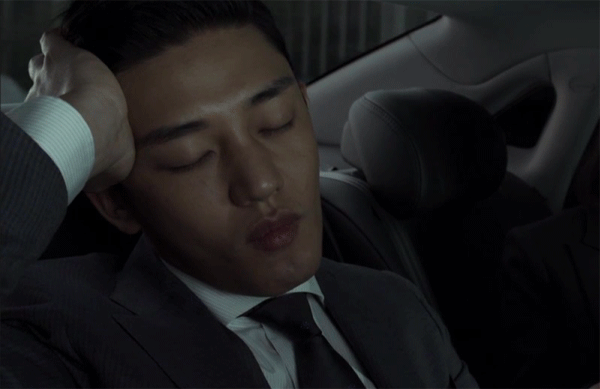 유아인이 처음으로 악역을 맡았던 역할 | 인스티즈