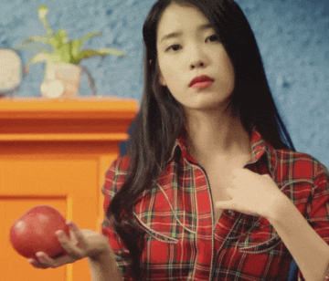 사과 가슴 아이유.gif | 인스티즈