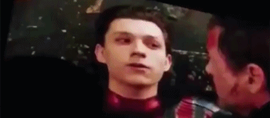 어벤져스 공식 트레일러에서 빠진 유출 장면.gif | 인스티즈